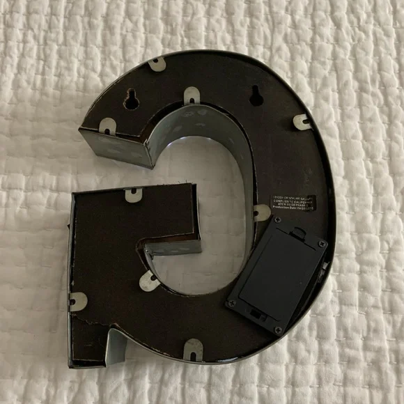 CAPITAL “G” WITH LIGHTS - Picture 3 of 4